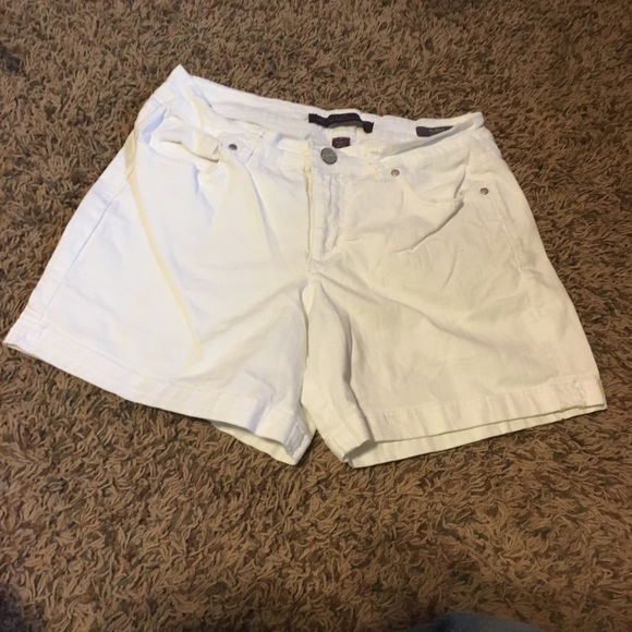 Gloria vanderbilt white shorts Clearance